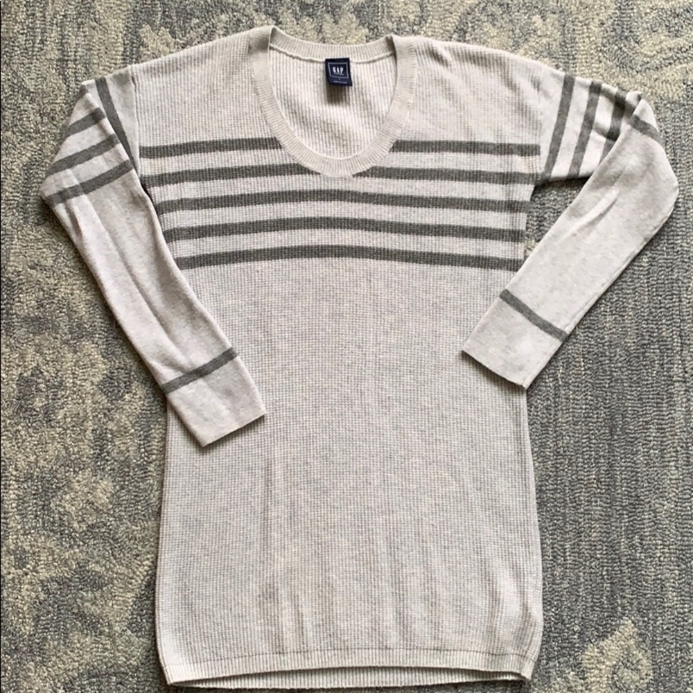 GAP maternity sweater